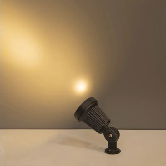 Varför är det lysande flödet av DL21014-1 Spot Light 470lm?